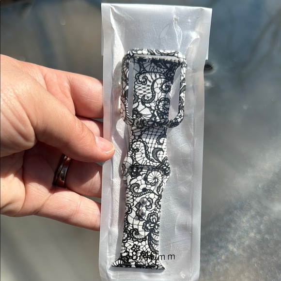 Black and White Paisley Print Soft Silicone Sport Wristband for Apple Watch - Picture 3 of 5